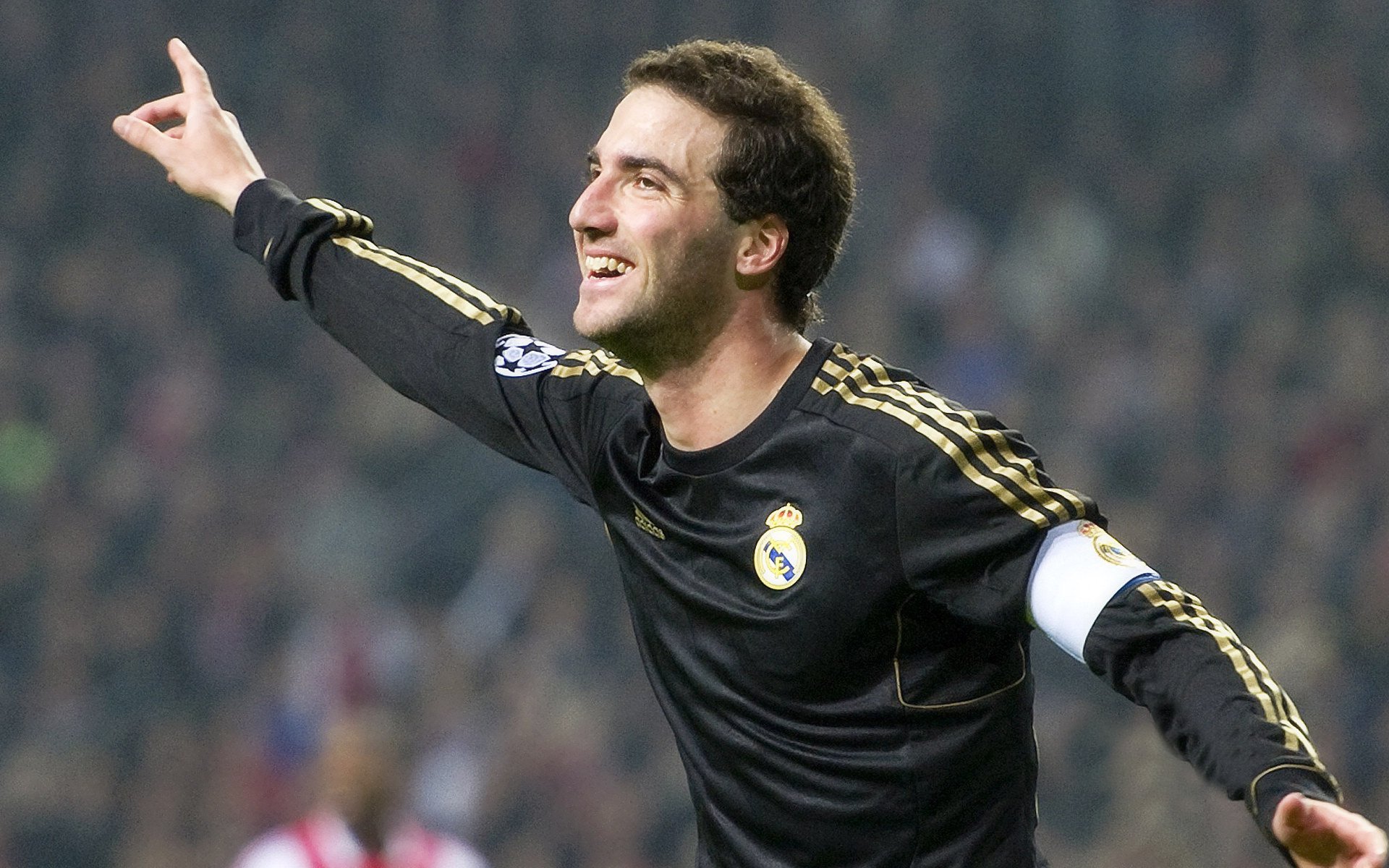 国羽再创辉煌!中国羽毛球队包揽亚锦赛三金,陈清晨/贾一凡女双卫冕创历史