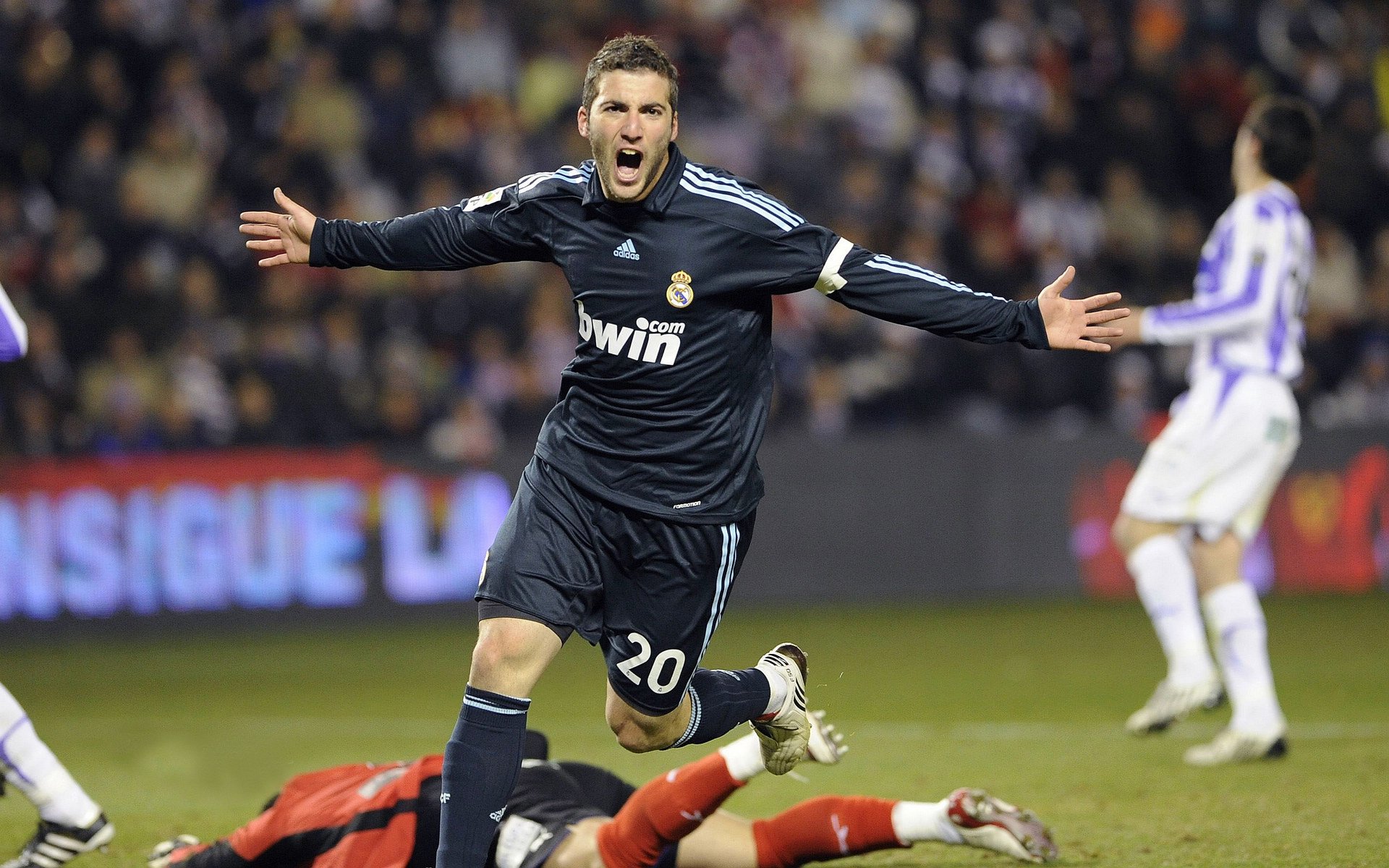 史诗级对决!抢七大战惊心动魄,老将新星联手缔造经典